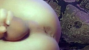 Podívej se, jak si prstím a šukám v amatérské akci