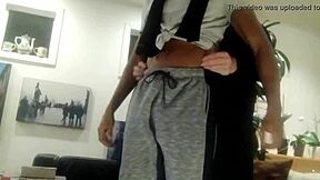 Prekleto, šamraj mi rit in drkaj ta sočni črni kurac, očka!