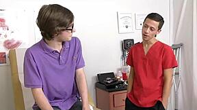 Mand, Min Første Gang Med En Asiatisk Twink Patient På Hospitalet Var Vild