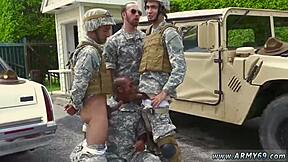 Prvi gej seks s vojnom kaznom u trojci
