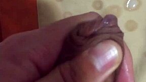 Lelaki Brazil dari Porto Alegre lancap dan pancut dua kali