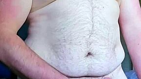 筋肉質のデブが今激しくイッてる