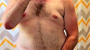 رجل مثلي يقذف بقوة مع زب كبير في عمل هاوية