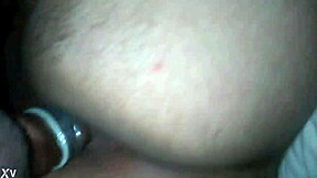 कोलंबियन स्टड हंगरी एनल प्ले में हार्ड कम करता है