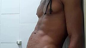 Lindrer stress med massiv kuk i soloøkt