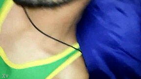 Etter han har svimt av etter festen, avslutter jeg i munnen hans