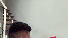 유니폼 입은 형제들 거대한 자지 충돌 맨몸 엉덩이 액션