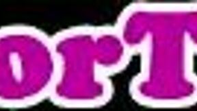 Îmi place să văd acest twink futut în cur și stropind spermă