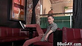 Vild erotisk session med hardcore gay pounding action