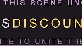 Mladí chlapi se navzájem cucají