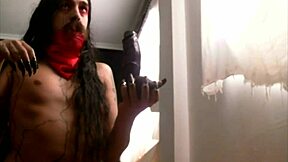 猩红婊子深喉巨大怪物假阳具。