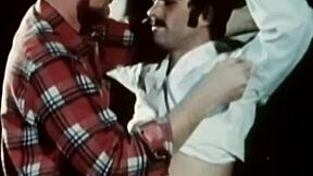 Retro homo pojat imevät kukkoa ja naida perse