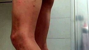 Amatore Mostra il Suo Cazzo Grosso per Scopare il Culo