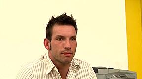 Twink gir blowjob til stor kuk i hardcore-fuck