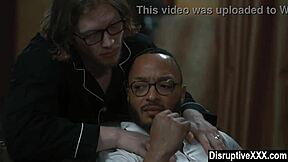 Penjaga Rumah Gila Dikongkek Bos Hitam.