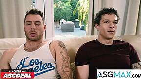 Hetero jockere ringer nabo for deepthroat avslutning i tabu interracial circle jerk!