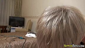 japanese twink masseur gives handjob and blowjob
