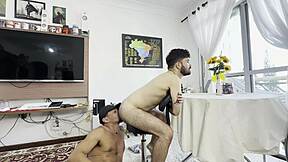 árabe sadick arrombando twink peludo