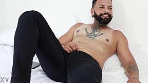 suck that big cock in the bathroom