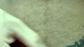 Yumuşak sik mastürbasyon, büyük kıçla!