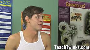 Twinks Jayden Ellis and Steffen Van ANAL FUCK in CLASSROOM