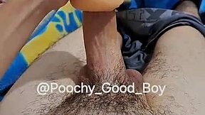 Gejevski mladenič z velikim kurcem kaplja spermo v aktivno-pasivnem obračunu!