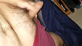 Masturbating my dick is like playing with a rich pussy