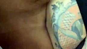 Rotuerot hardcore toiminta kuumassa kohtaamisessa