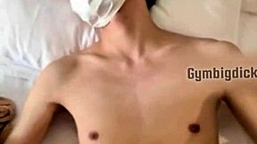Handsome Asian couple explores bareback amateur fun