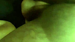 Hei, tämä musta kaveri panii mua niin hyvin kun imen häntä 😏. Masturbaatiota ja anaali-hupia tässä amatööri-scenessä!