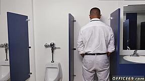 Pinoy straight guy caught in gay blowjob scandal?