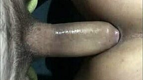 La leche sempre adentro do culo bareback