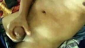 Amateur guy jerks off every morning