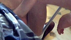 Wanking Leads to Explosive Cumshot