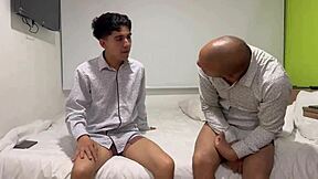 Trío with two bisexual guys giving amazing head!