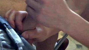 Wanking Leads to Explosive Cumshot