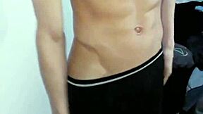 Neden ben soyunuyorum kıyafetleri