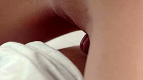 Tukif Com Elle-Le-Baise-Pendant-Qu-Il-Dort-Calmement 1080p