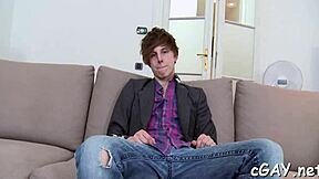 Gejski bareback z sesanjem velikega kurca in cumshotom