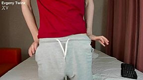 Naughty 18 Twinks Pump Big Cocks