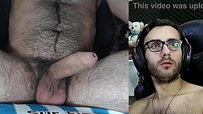 Miren los ojos gay argentino masturbandose y eyaculando gran carga amateur peludo