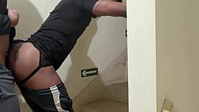 Sigiloso comendo novinho na escada de incendio agora