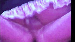 Te parecen bien 24 cm me follo a un jovencito femboy en vestido de maid hasta que su culo suena como bote de catsup