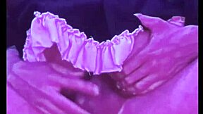 Te parecen bien 24 cm me follo a un jovencito femboy en vestido de maid hasta que su culo suena como bote de catsup