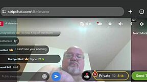 I perform solo shows on stripchat