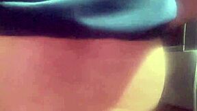 bumbum branquinho rebolando discoteca numero um de fio dental vermelho vem dancar comigo