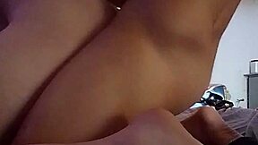 me chupa la verga bien gruesa y dura se la metio toda a pelo hasta sacarme toda la leche