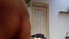 me chupa la verga bien gruesa y dura se la metio toda a pelo hasta sacarme toda la leche