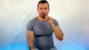 Mature stud breeds gym hunk hard