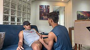 macho dotado fudendo parceiro depois da academia